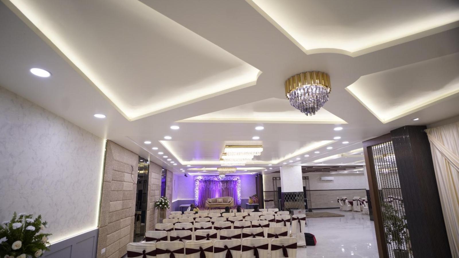 The Imperial Hotel And Convention Centre Kanpur Exteriör bild