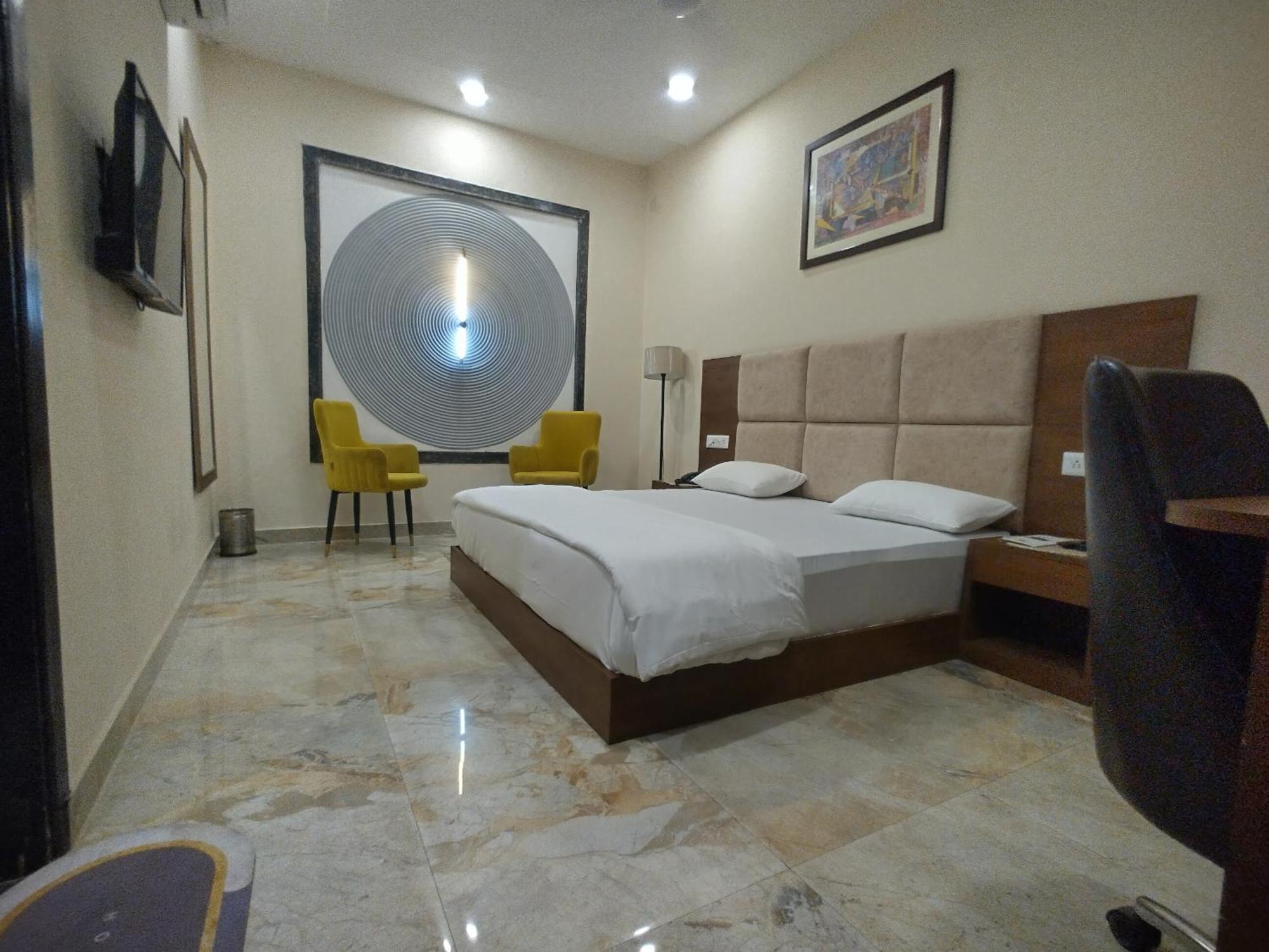 The Imperial Hotel And Convention Centre Kanpur Exteriör bild